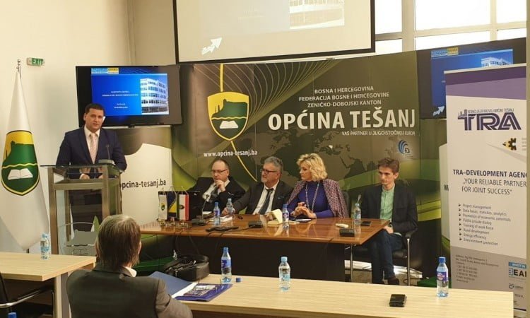 fena-tesanj